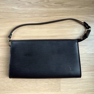 Louis Vuitton Epi Pochette